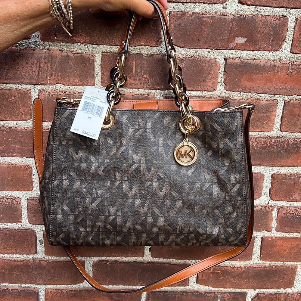 Beautiful Authentic Michael Kors Bag Never Worn